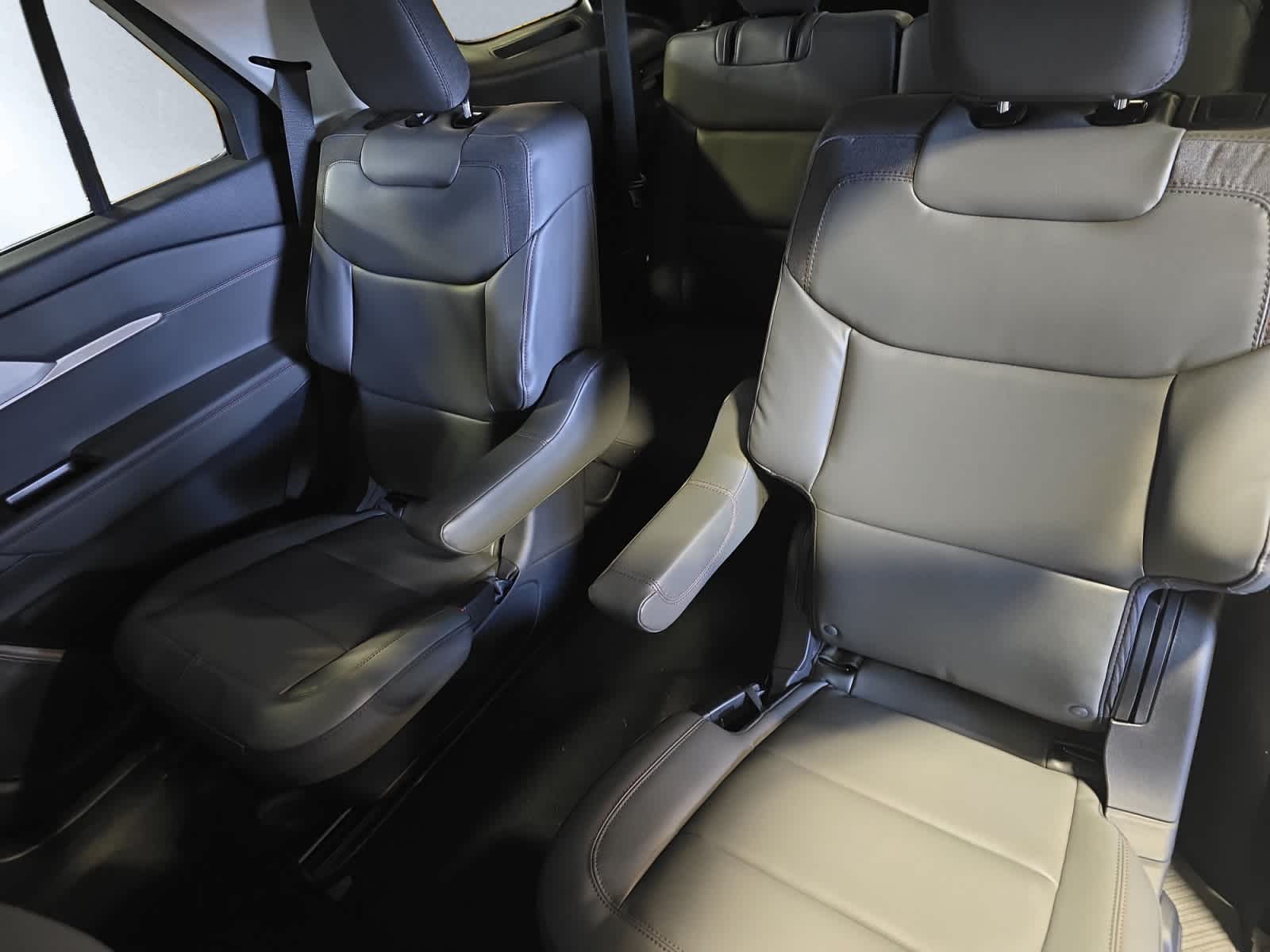 new 2025 Ford Explorer car, priced at $48,800
