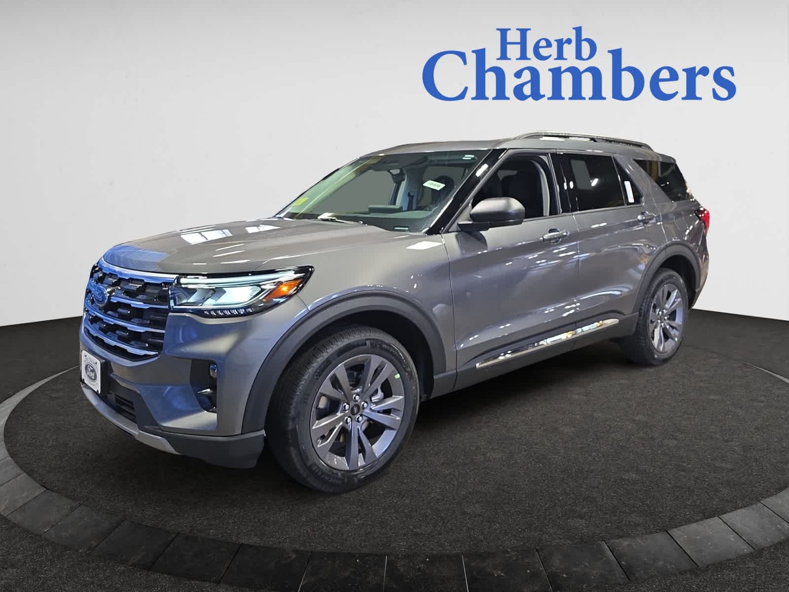 new 2025 Ford Explorer car, priced at $48,300