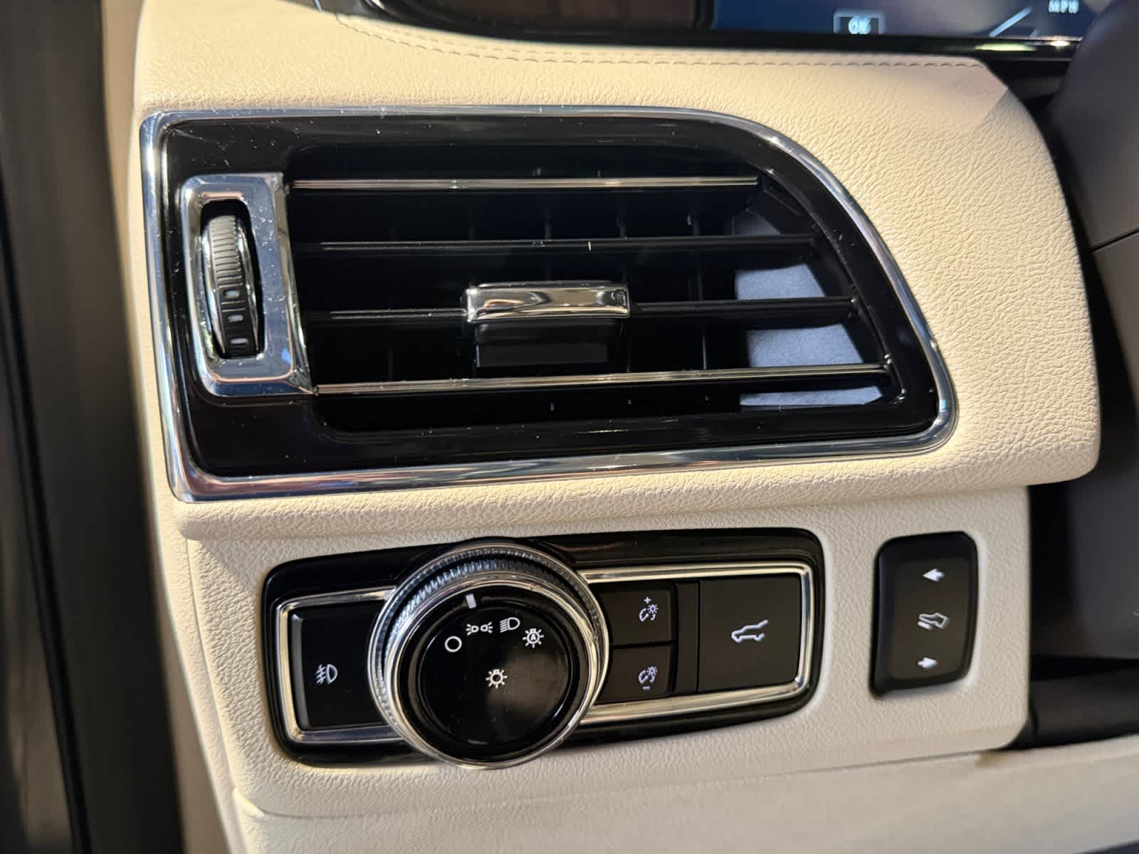 used 2021 Lincoln Navigator car, priced at $46,988