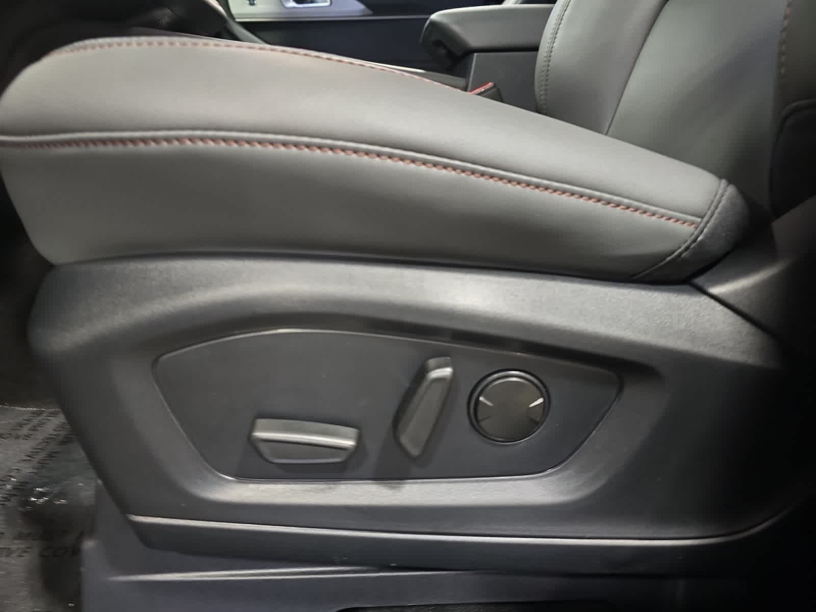 new 2025 Ford Explorer car, priced at $48,295