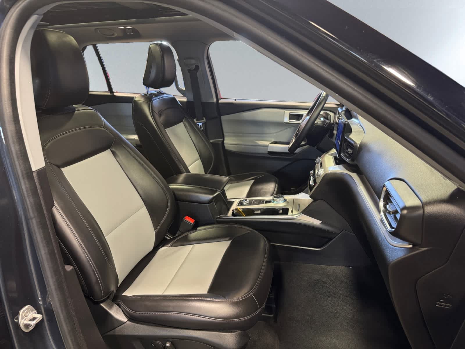 used 2022 Ford Explorer car, priced at $32,465