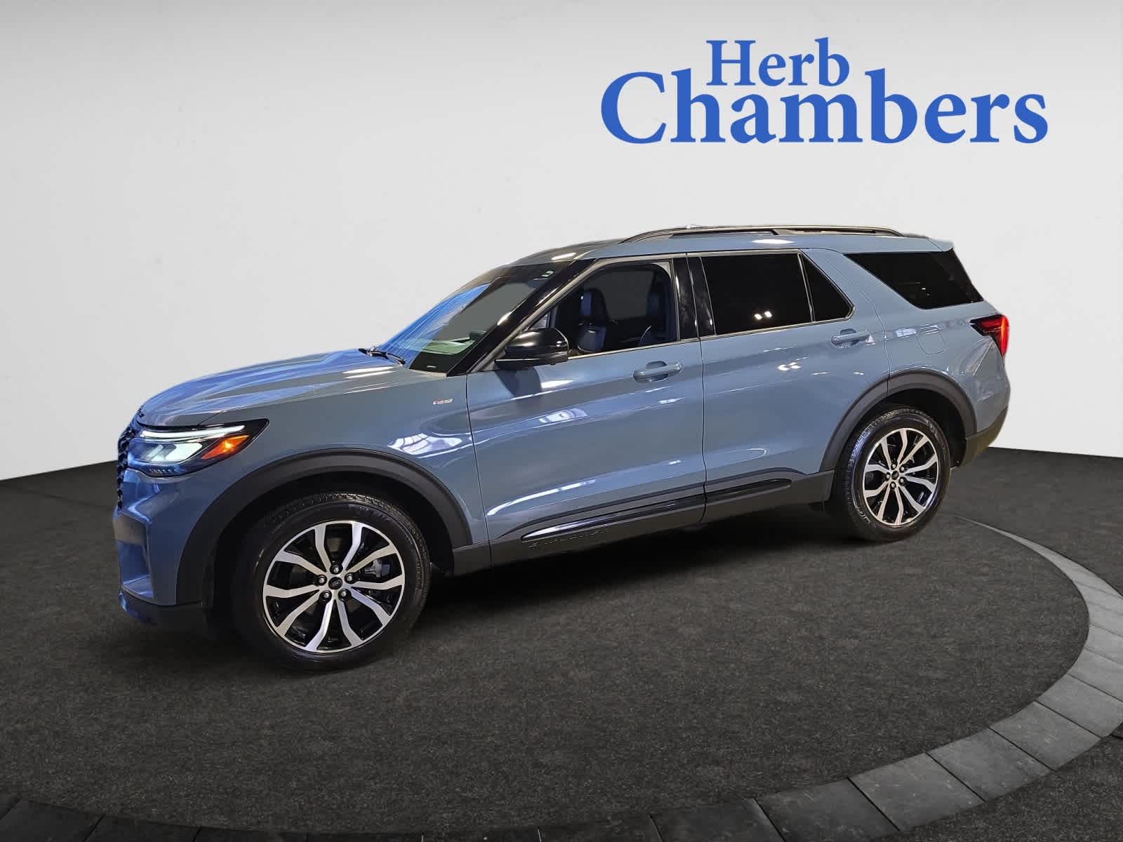 used 2025 Ford Explorer car, priced at $40,297