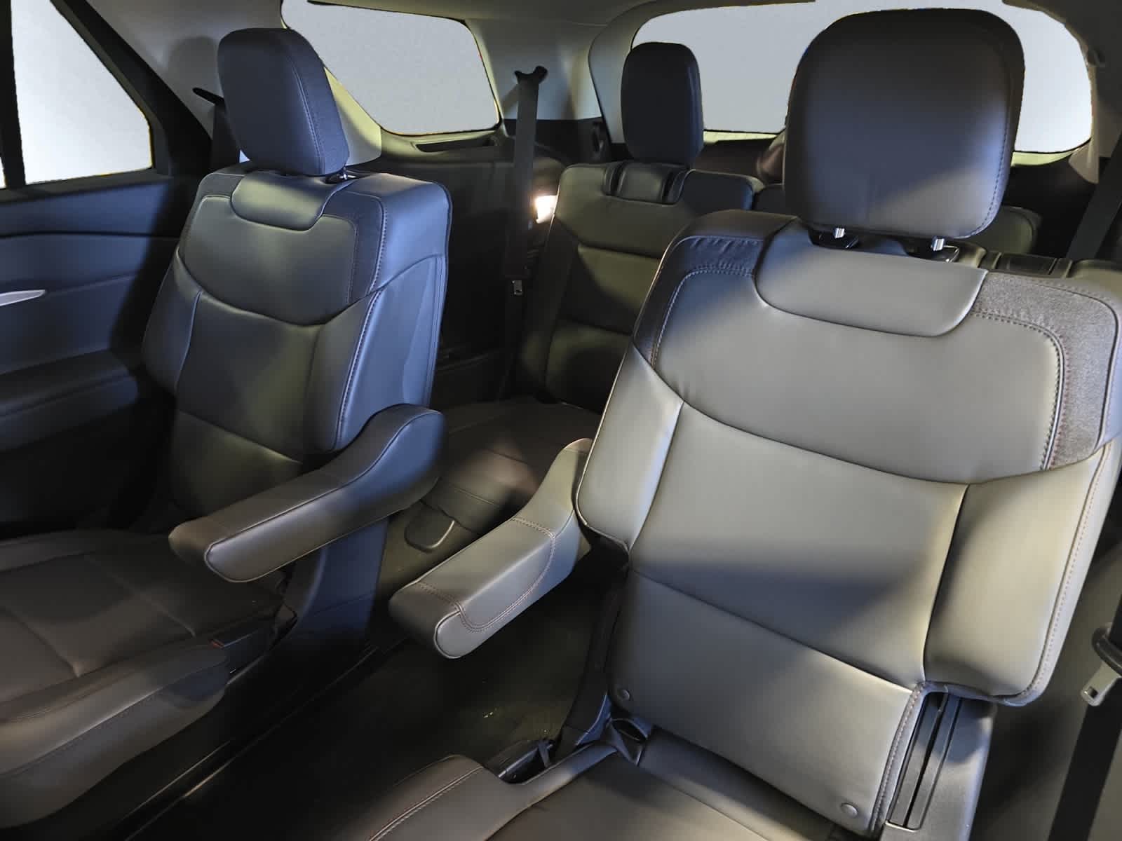 new 2025 Ford Explorer car, priced at $48,347