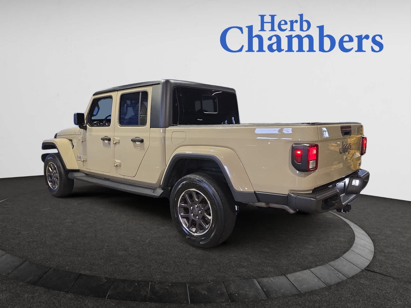used 2022 Jeep Gladiator car, priced at $32,593