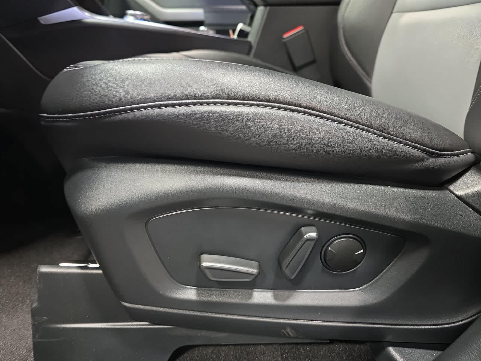 used 2024 Ford Explorer car, priced at $39,247