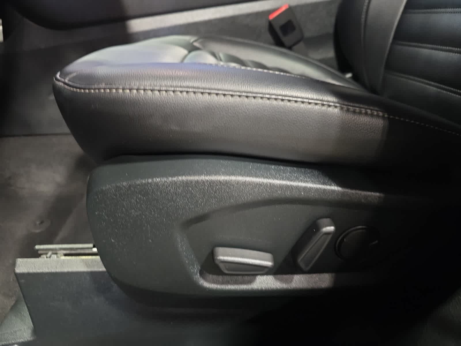 used 2022 Ford Edge car, priced at $28,367