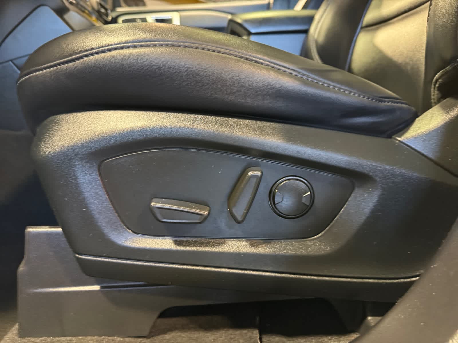 used 2022 Ford Explorer car, priced at $28,998