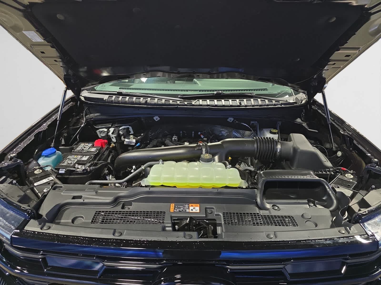 new 2025 Ford Expedition car, priced at $82,195