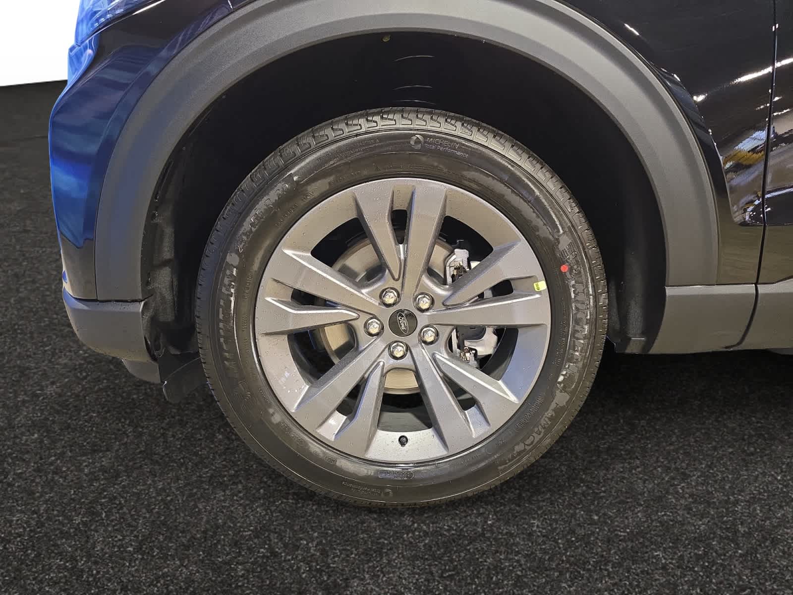 new 2025 Ford Explorer car, priced at $48,295