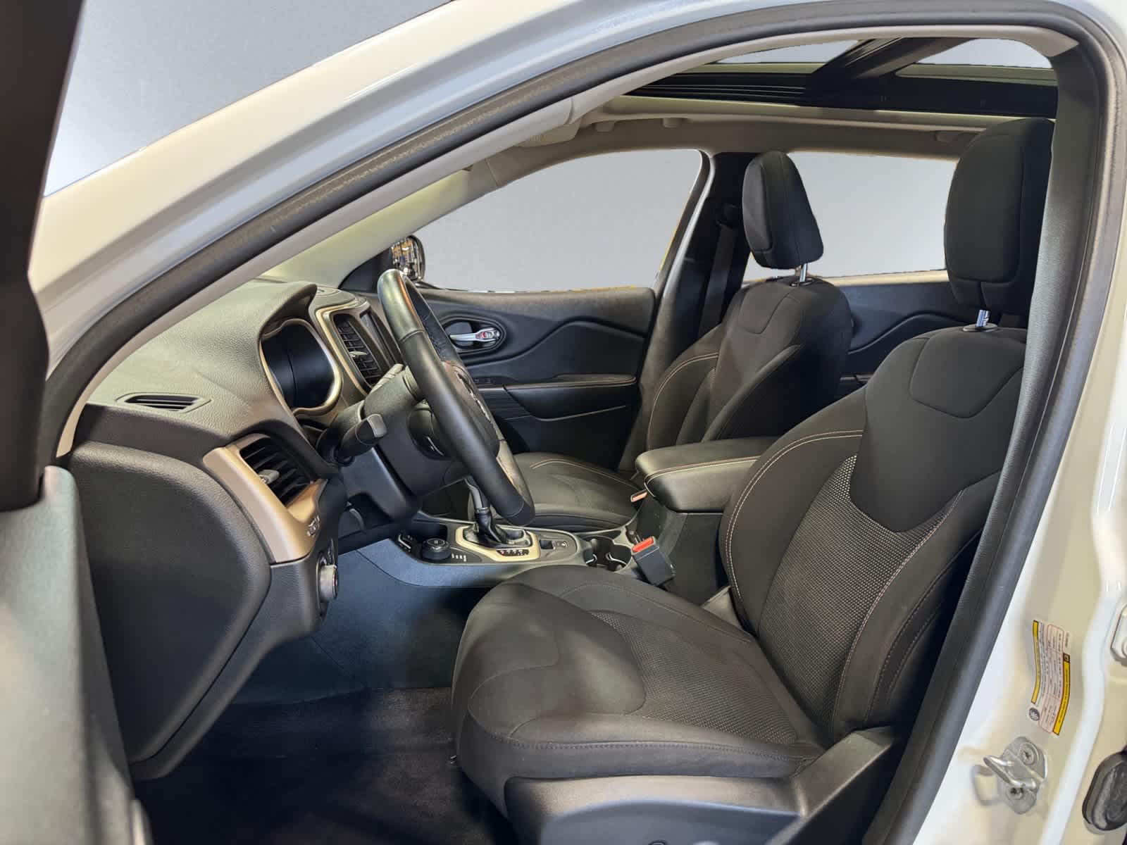 used 2016 Jeep Cherokee car, priced at $13,451