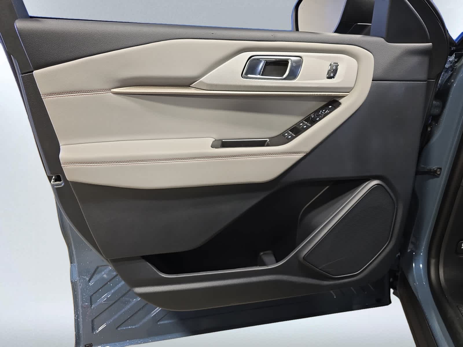 new 2025 Ford Explorer car, priced at $49,595