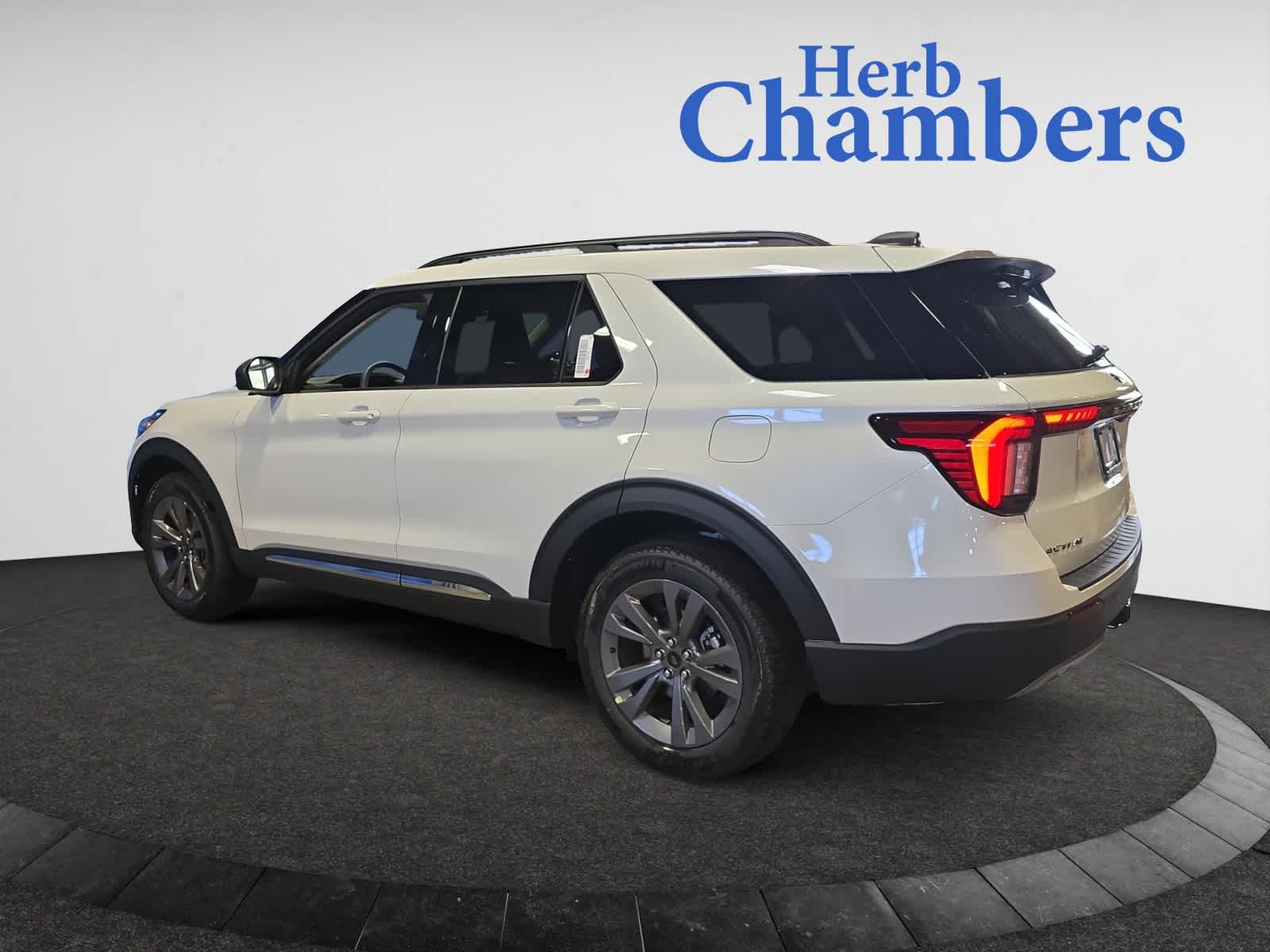 new 2025 Ford Explorer car, priced at $48,895