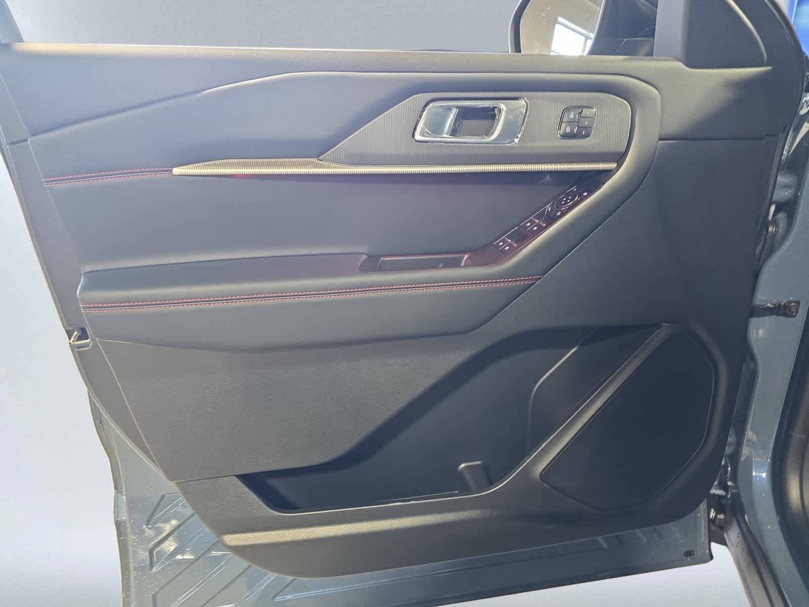 new 2025 Ford Explorer car, priced at $51,468