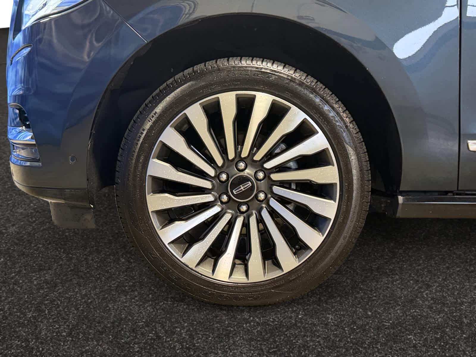 used 2021 Lincoln Navigator car, priced at $46,988