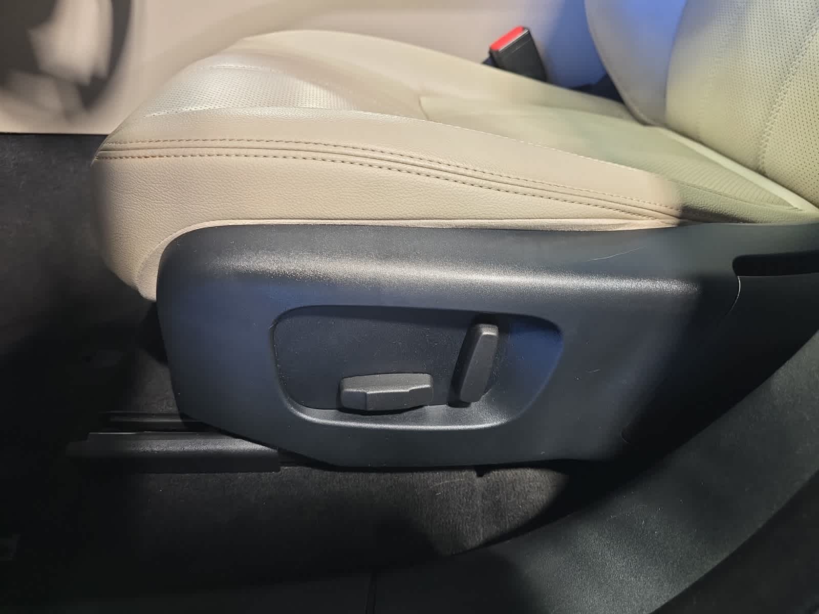 used 2019 Land Rover Range Rover Velar car, priced at $23,068