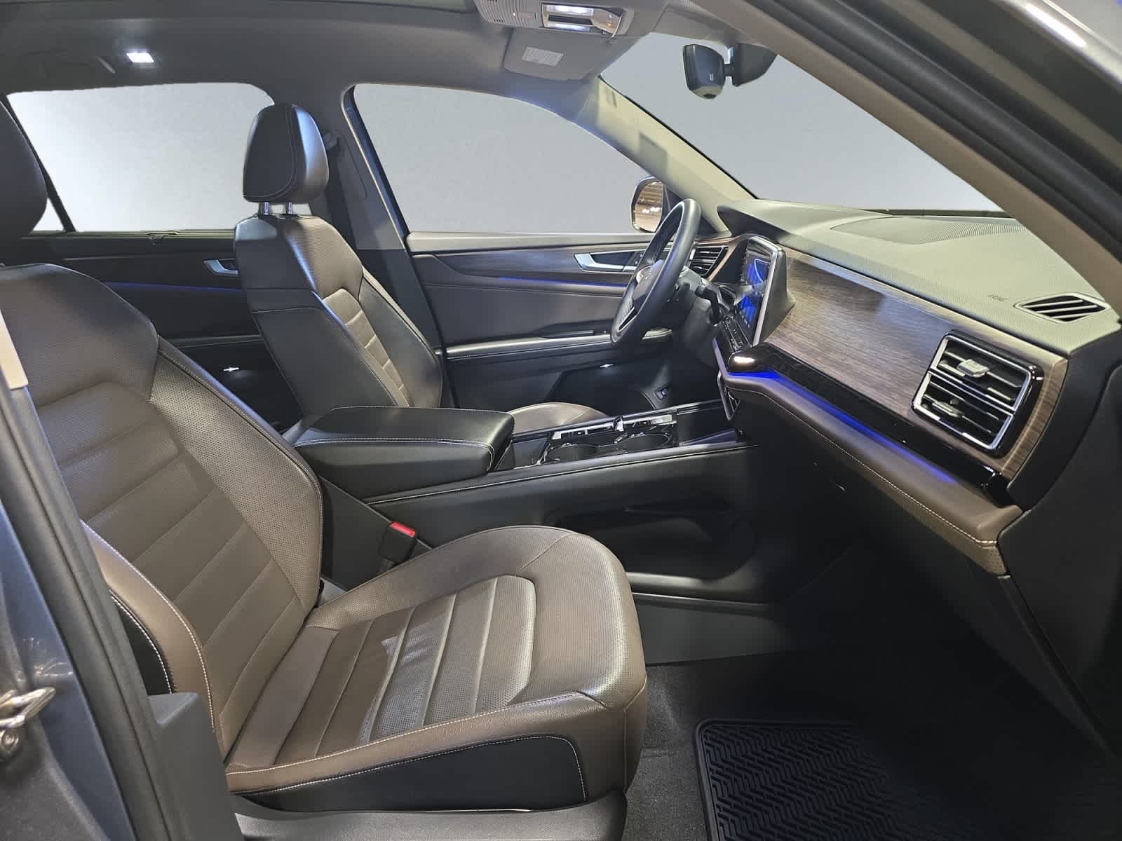 used 2024 Volkswagen Atlas car, priced at $33,485