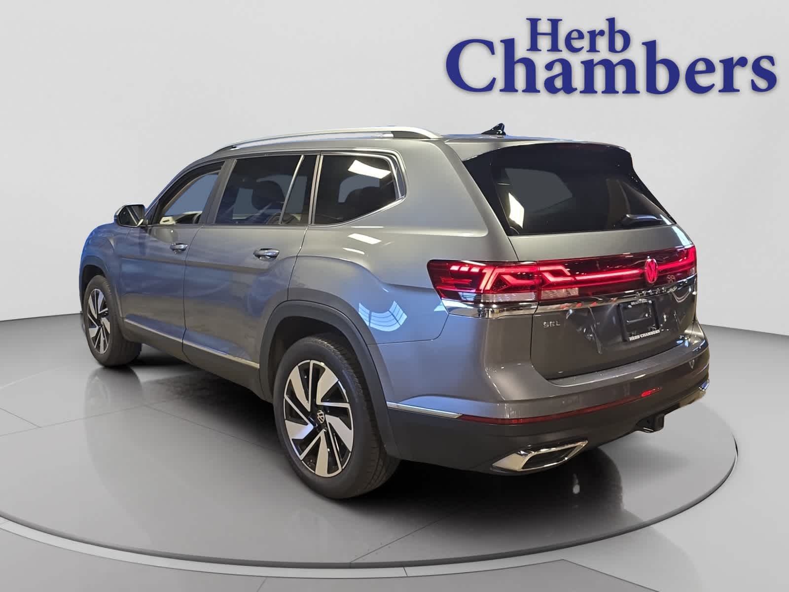 used 2024 Volkswagen Atlas car, priced at $33,485