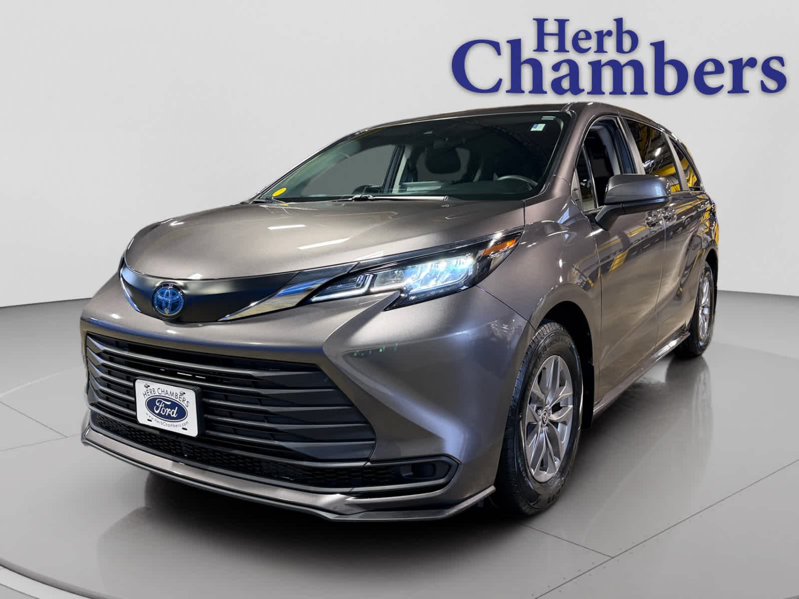 used 2022 Toyota Sienna car, priced at $39,487