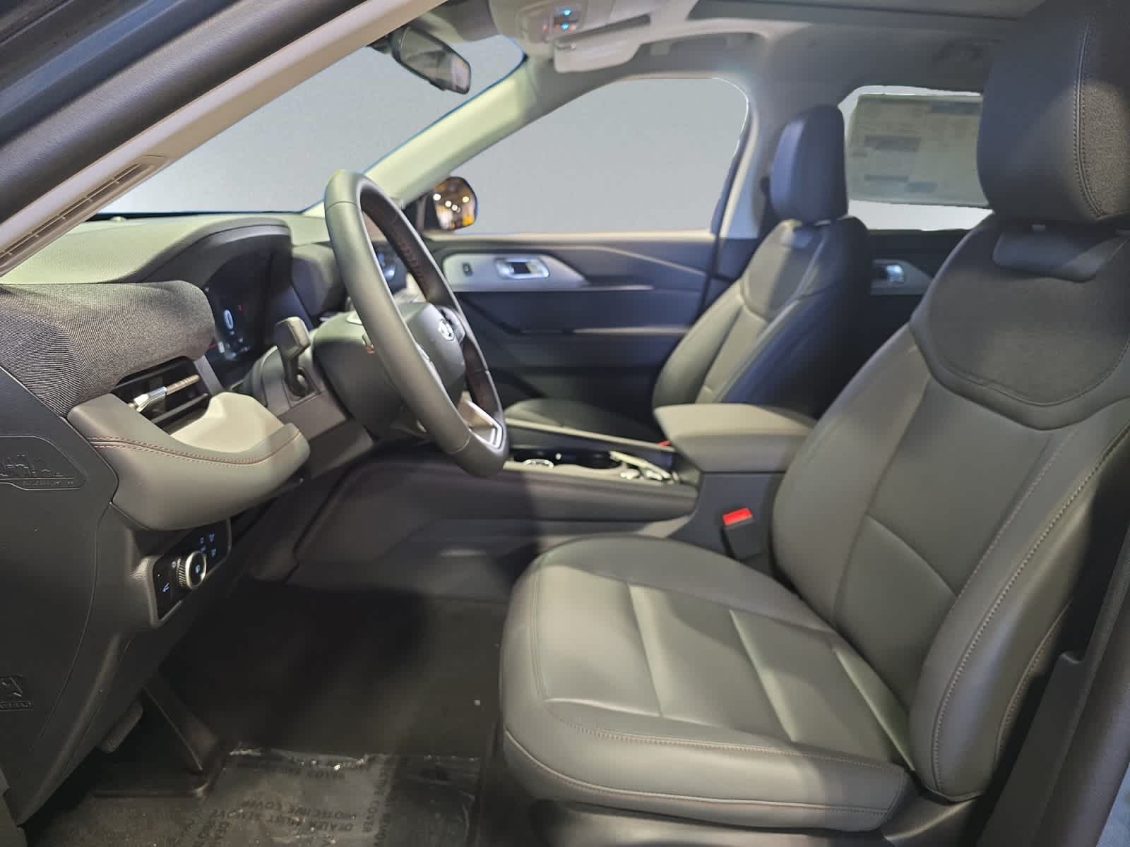 new 2025 Ford Explorer car, priced at $48,800