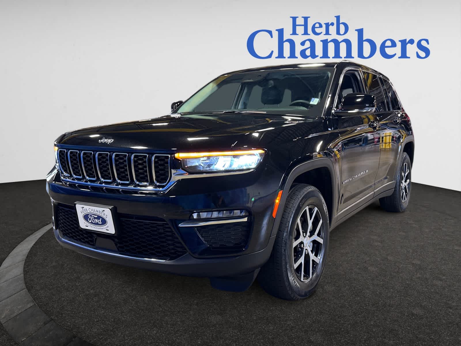 used 2023 Jeep Grand Cherokee car, priced at $29,466