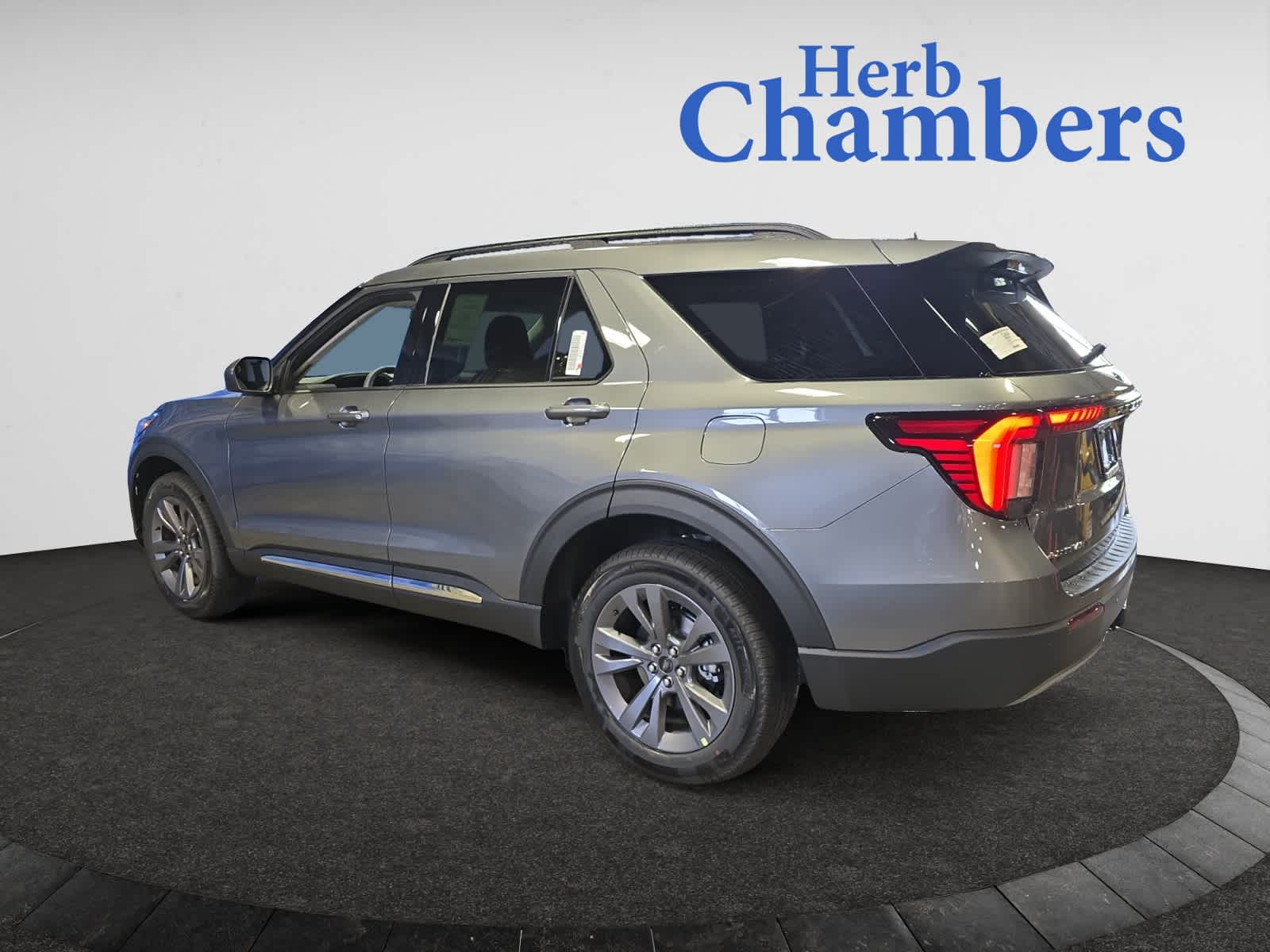 new 2025 Ford Explorer car, priced at $48,300