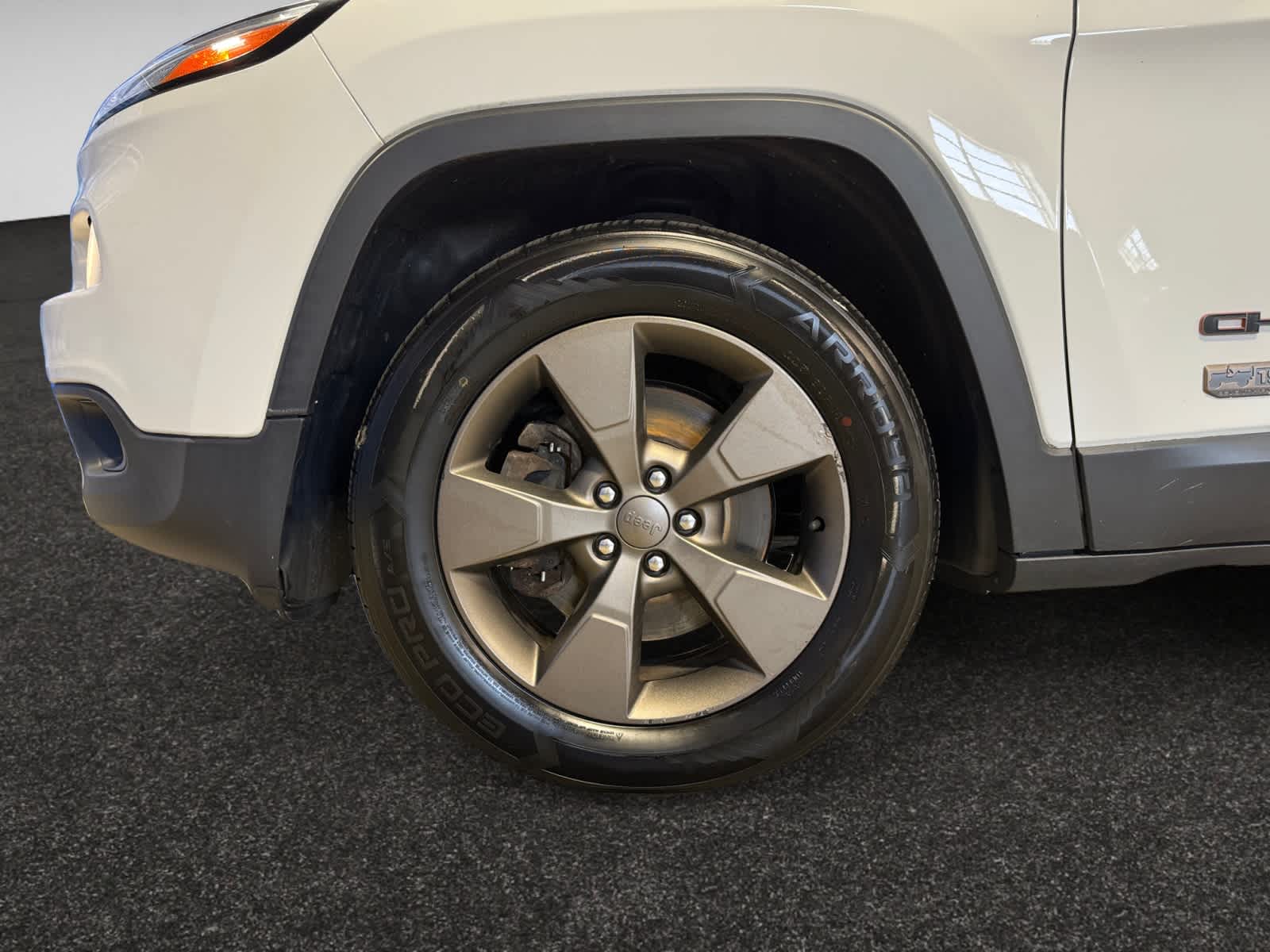 used 2016 Jeep Cherokee car, priced at $13,451