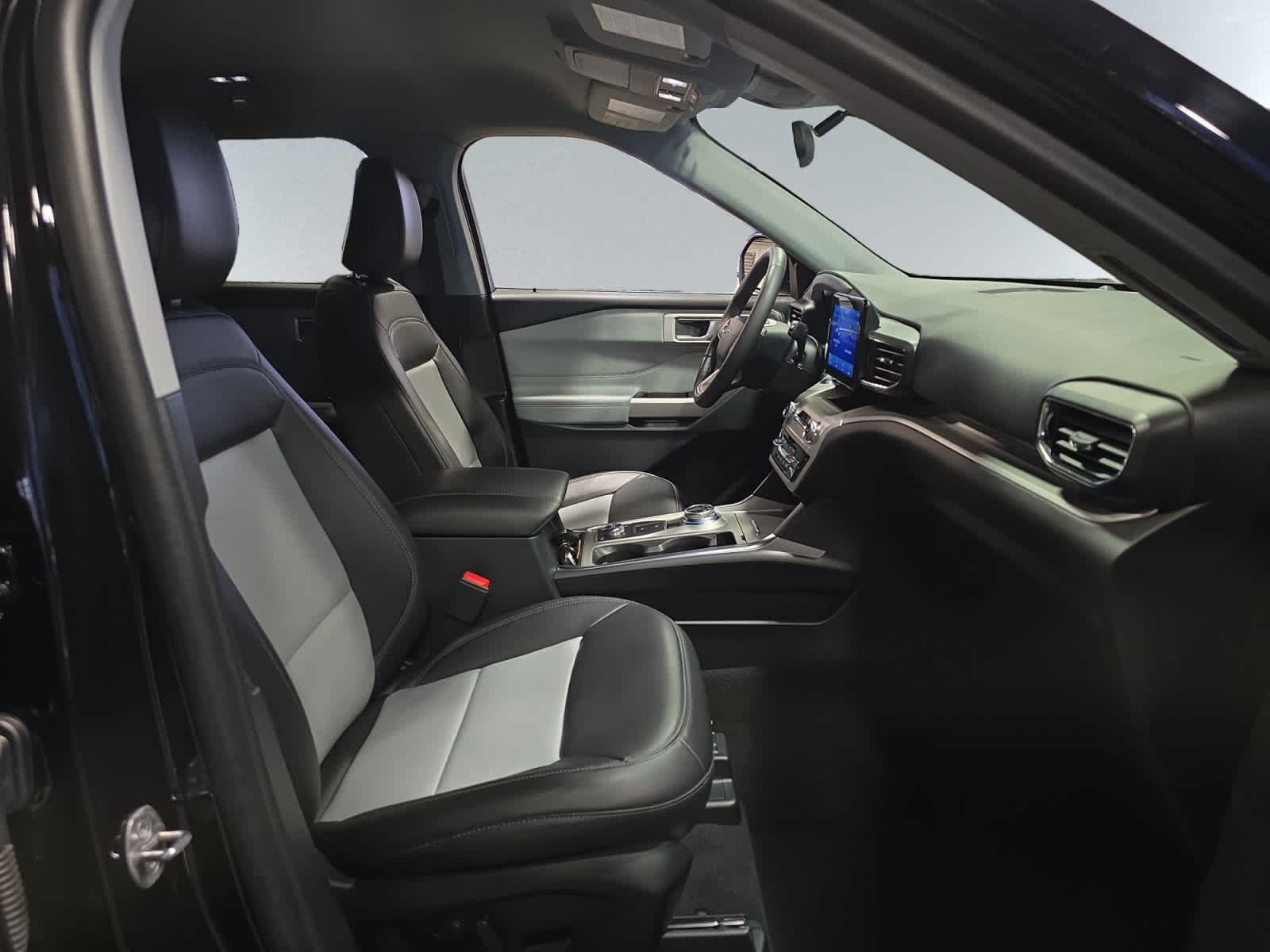 used 2024 Ford Explorer car, priced at $39,247