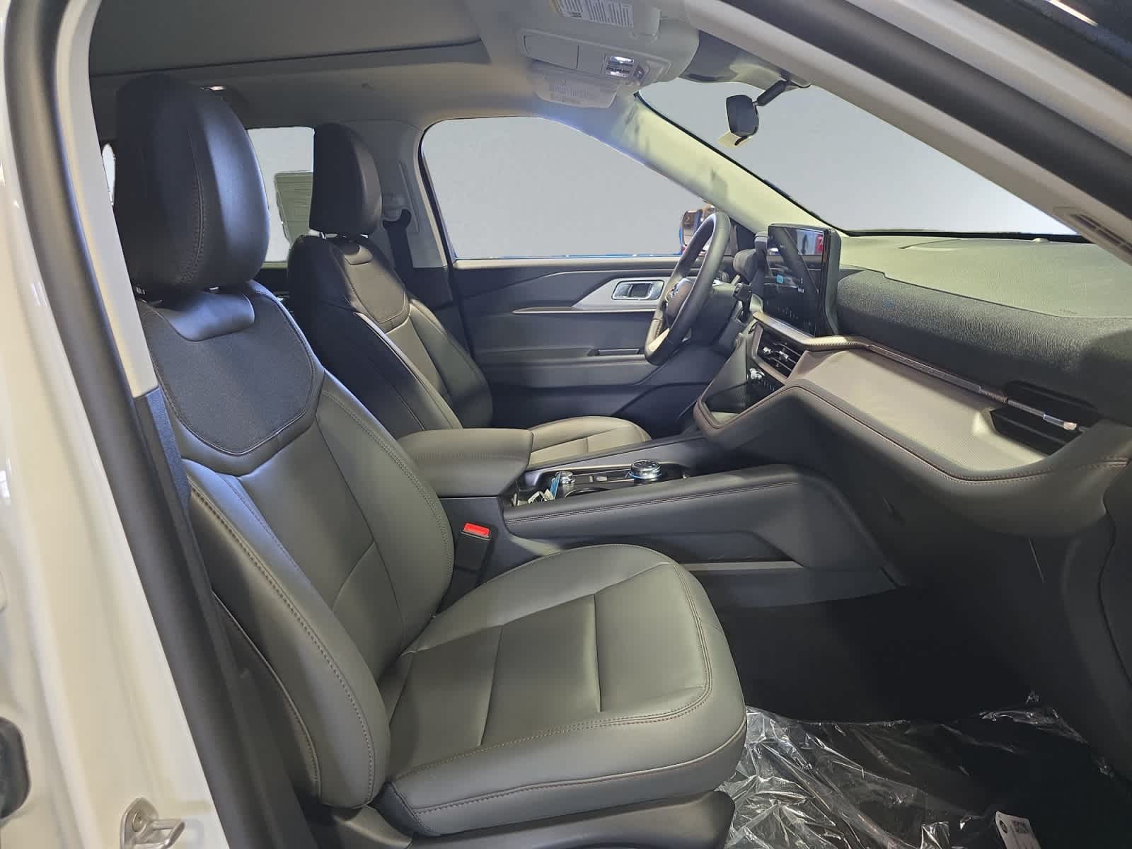 new 2025 Ford Explorer car, priced at $48,895