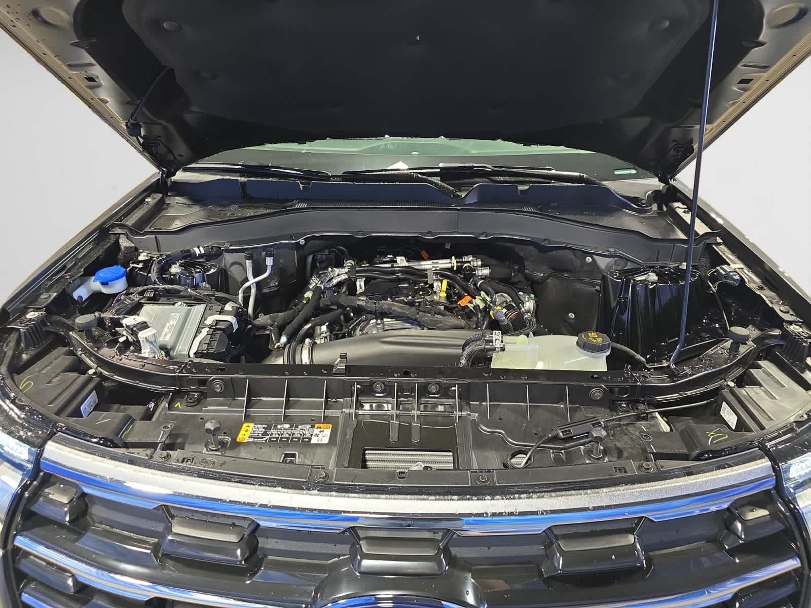 new 2025 Ford Explorer car, priced at $48,300