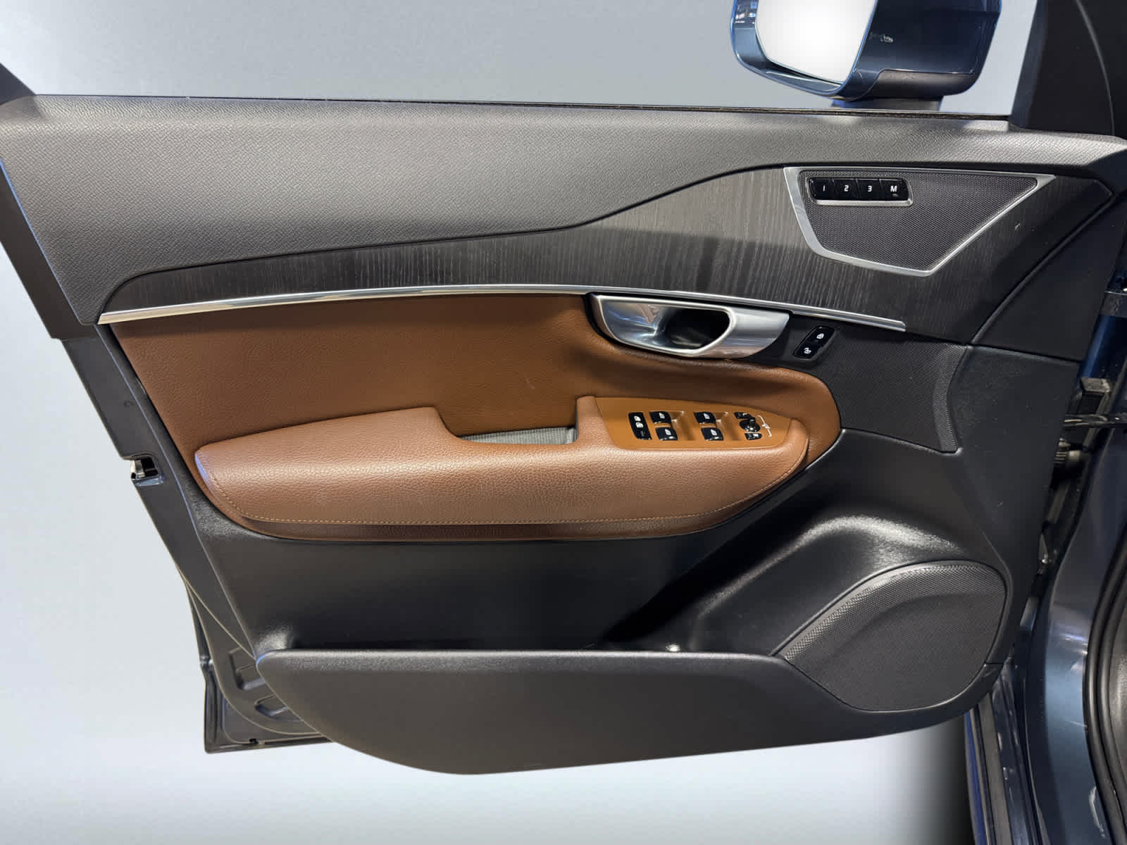 used 2020 Volvo XC90 car, priced at $25,286