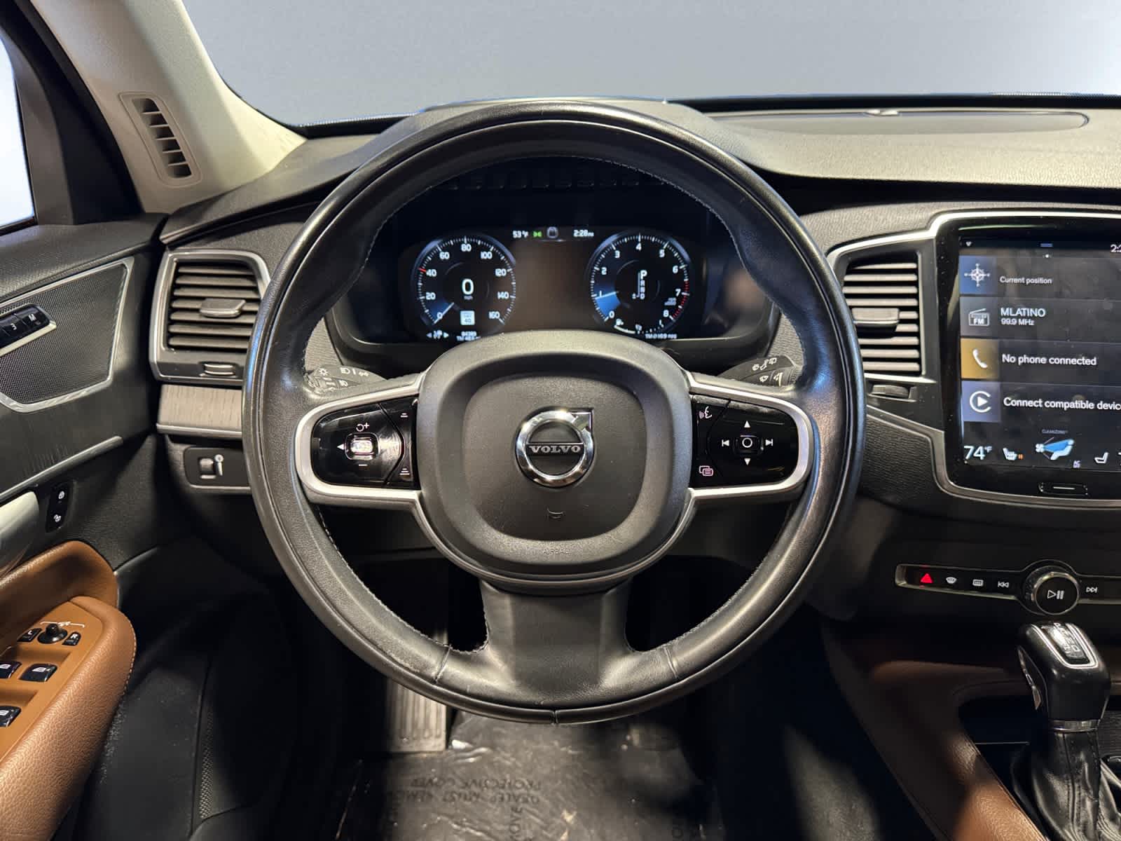 used 2020 Volvo XC90 car, priced at $24,887