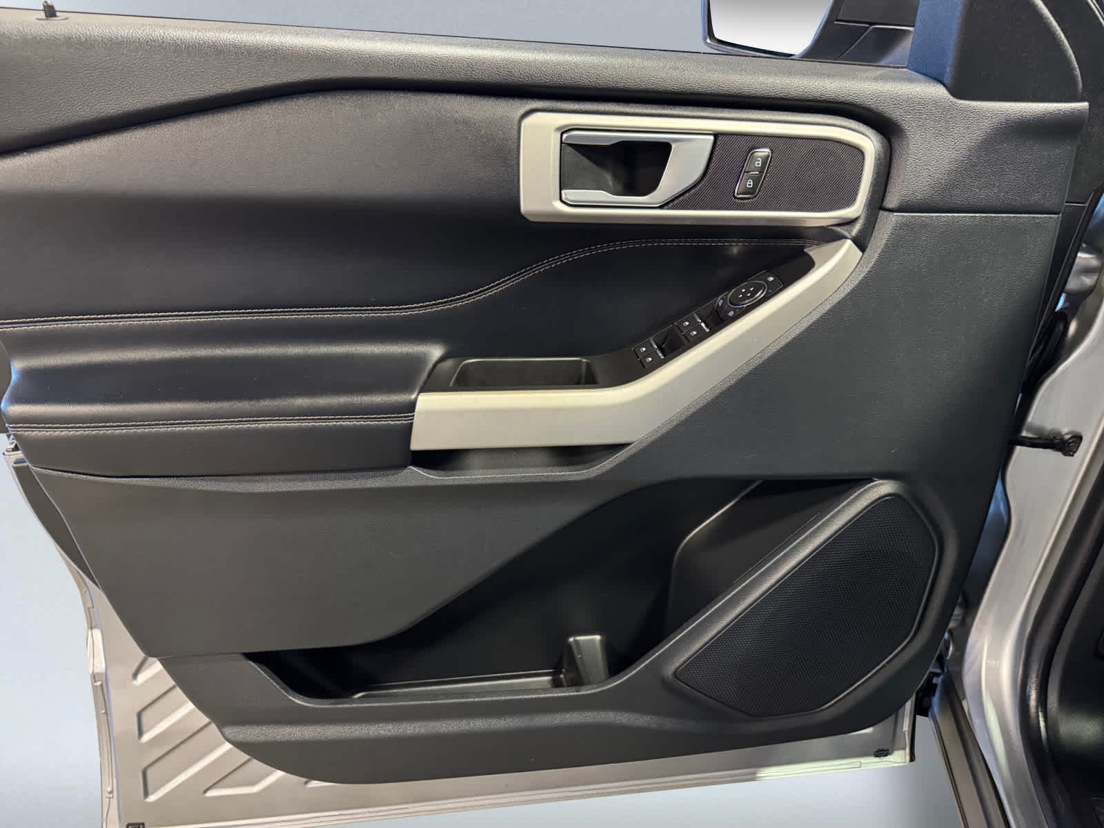 used 2022 Ford Explorer car, priced at $28,998
