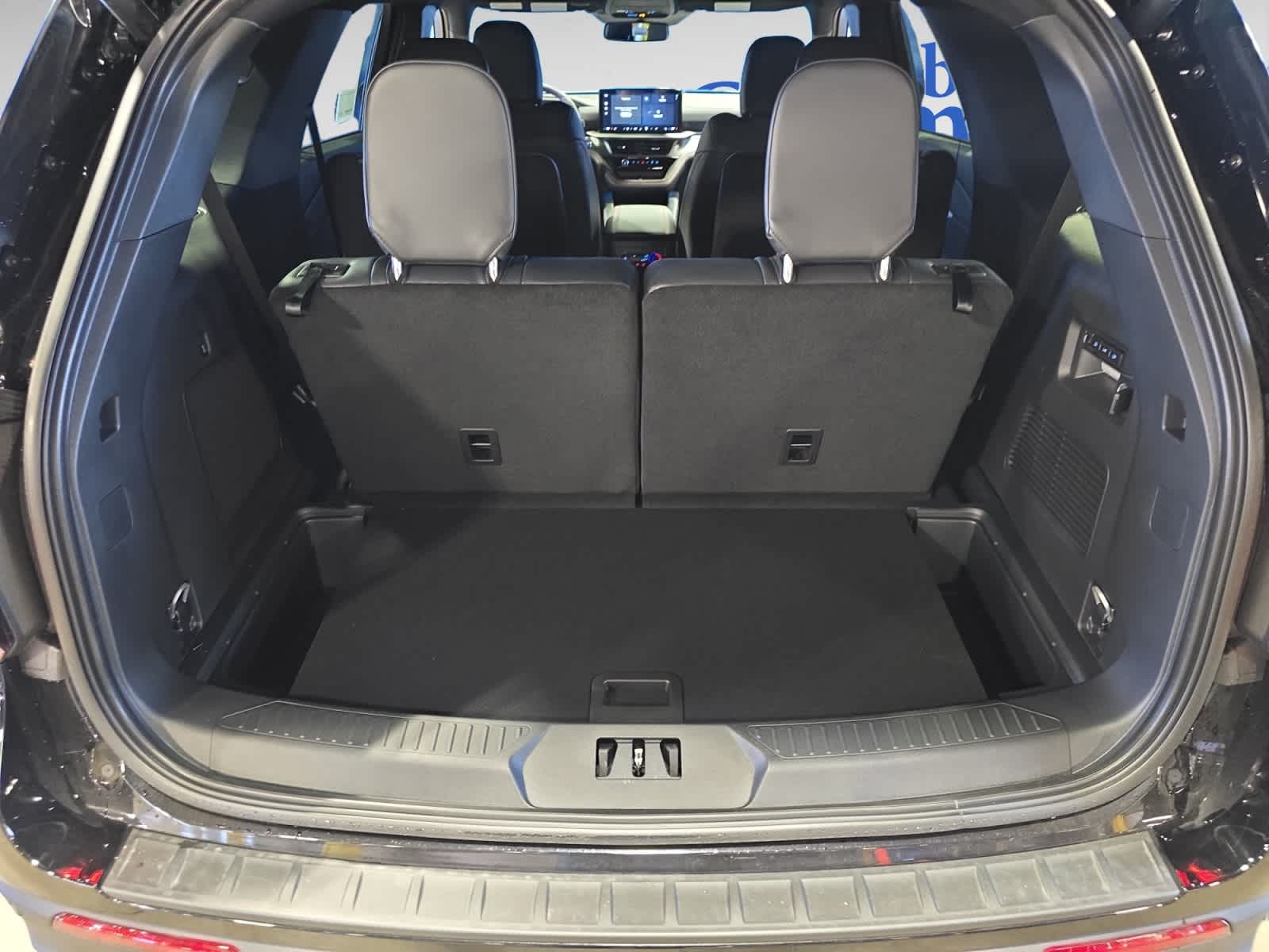 new 2025 Ford Explorer car, priced at $61,460