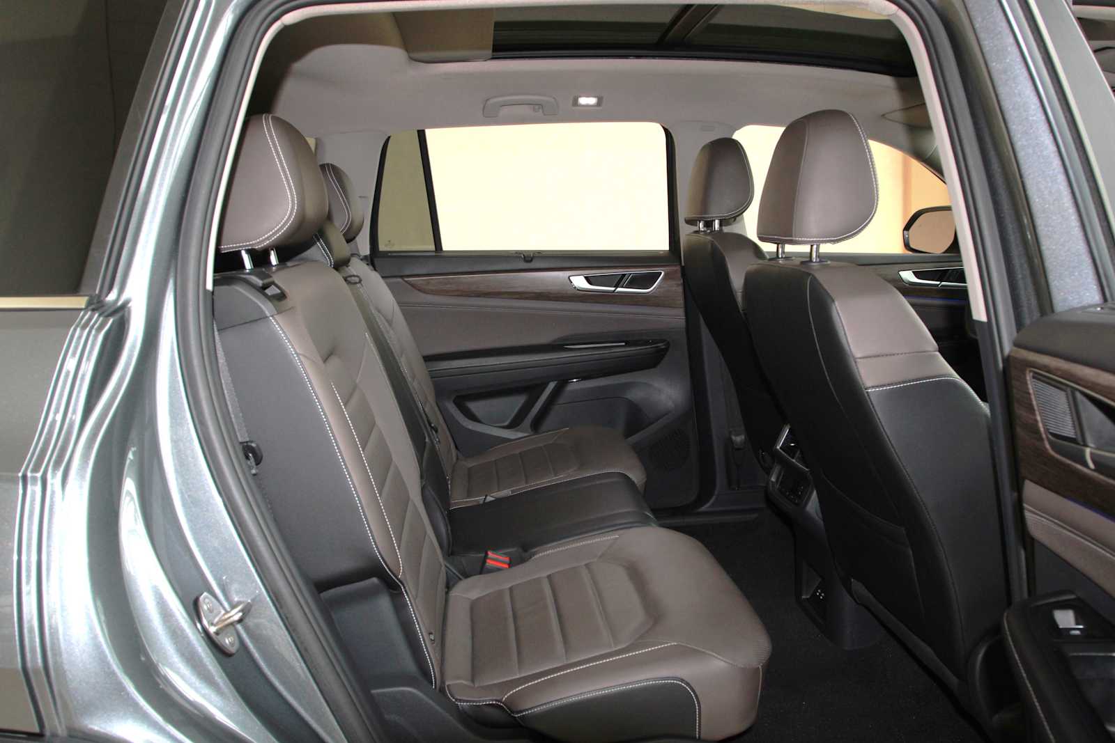 used 2024 Volkswagen Atlas car, priced at $33,957