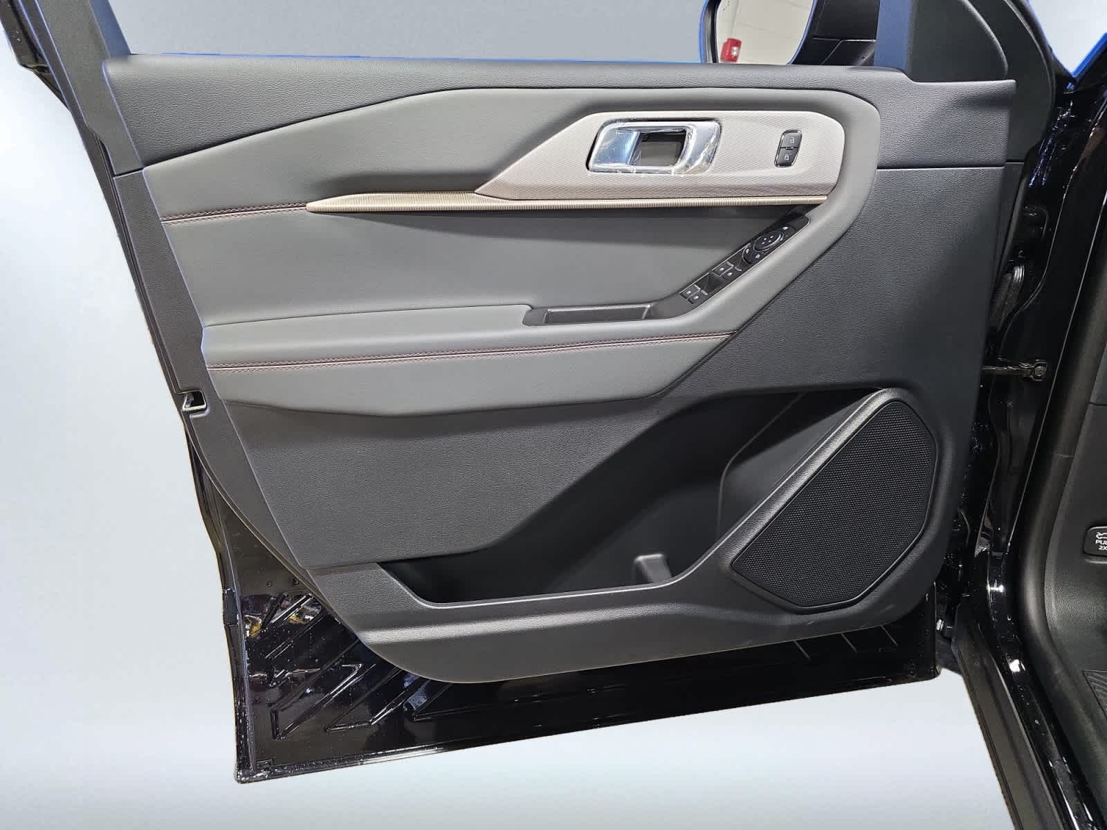 new 2025 Ford Explorer car, priced at $43,380
