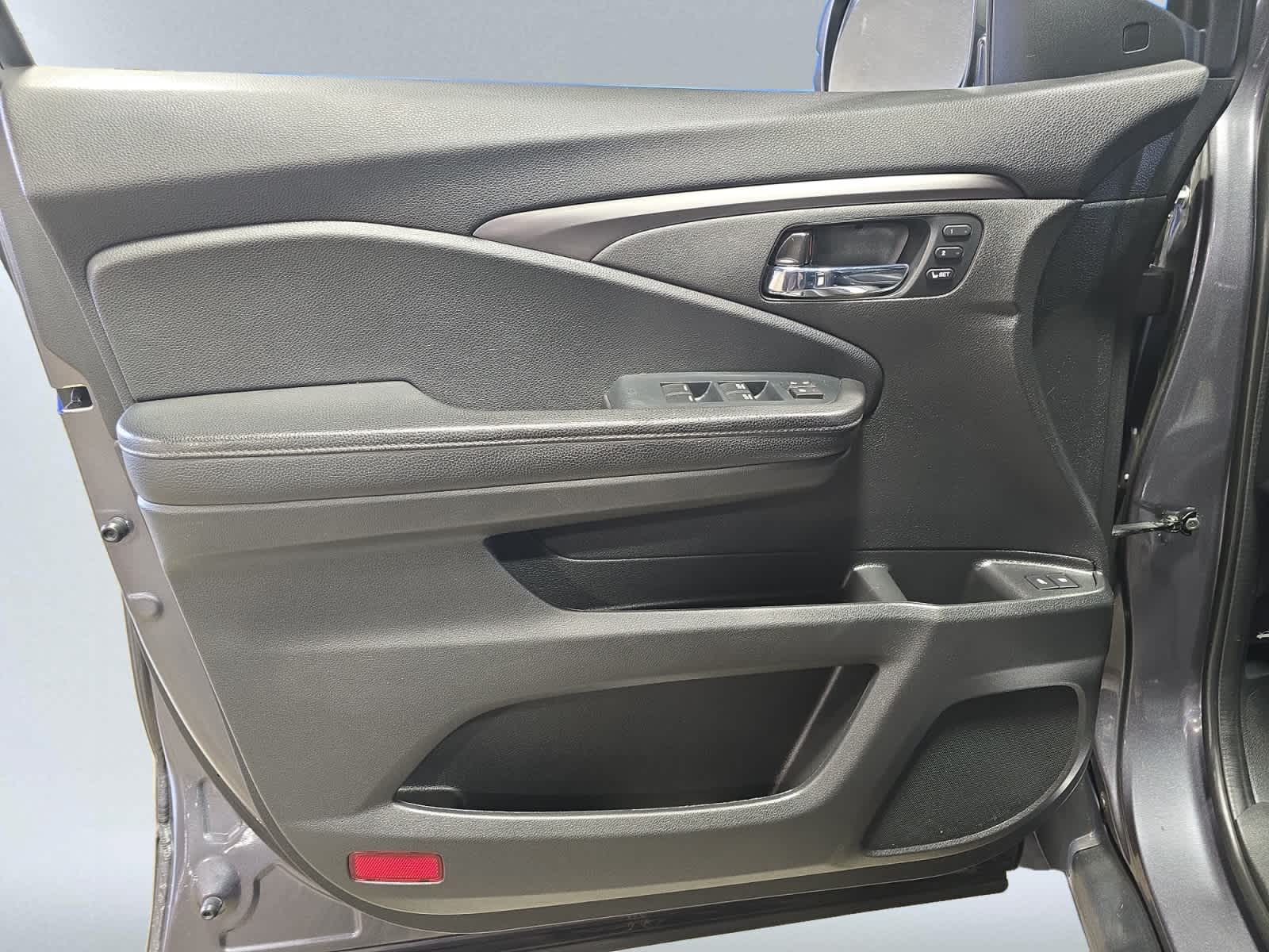 used 2022 Honda Pilot car, priced at $32,087