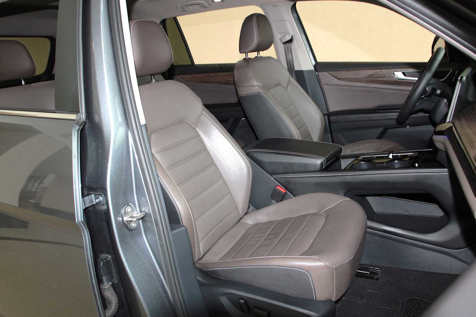 used 2024 Volkswagen Atlas car, priced at $33,957