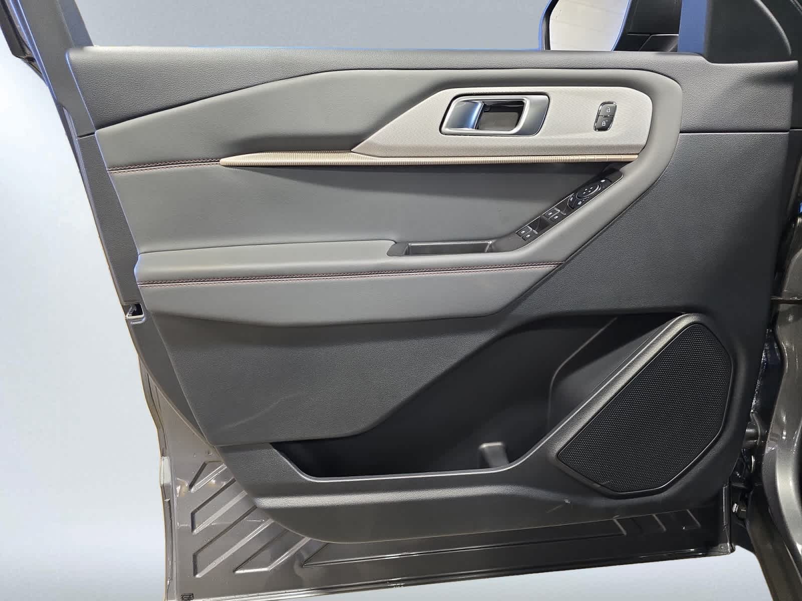 new 2025 Ford Explorer car, priced at $48,347