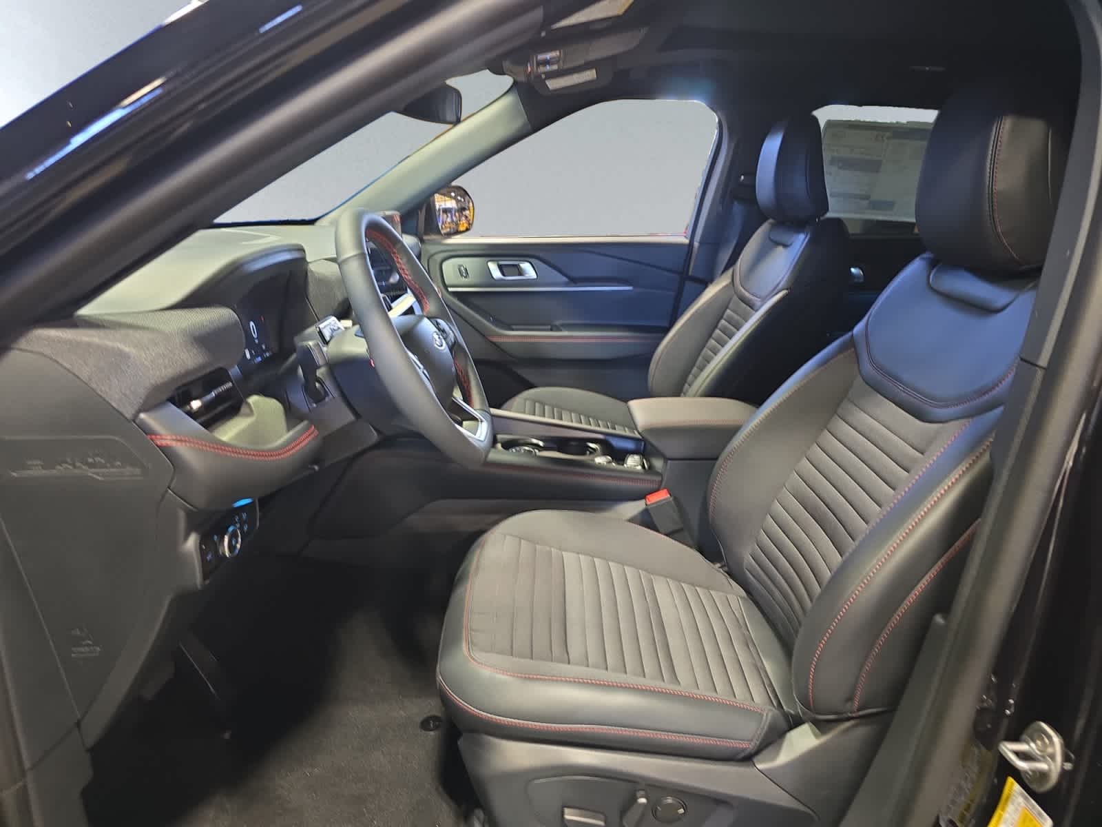 new 2025 Ford Explorer car, priced at $51,195