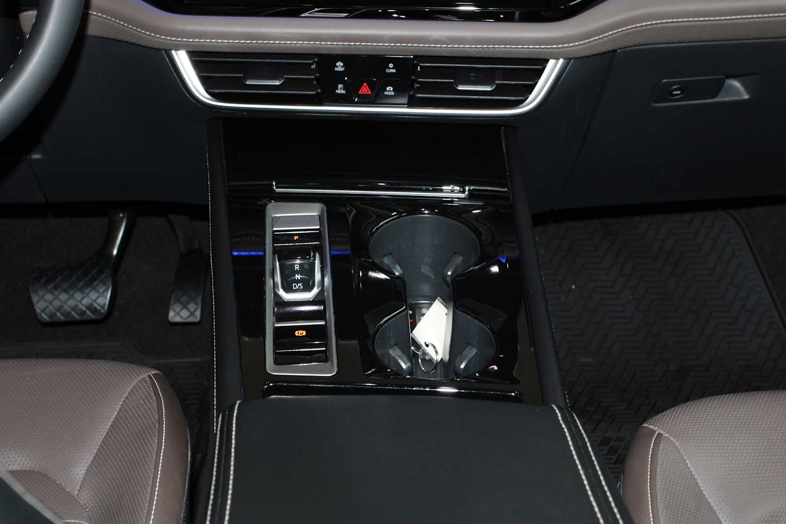 used 2024 Volkswagen Atlas car, priced at $33,957