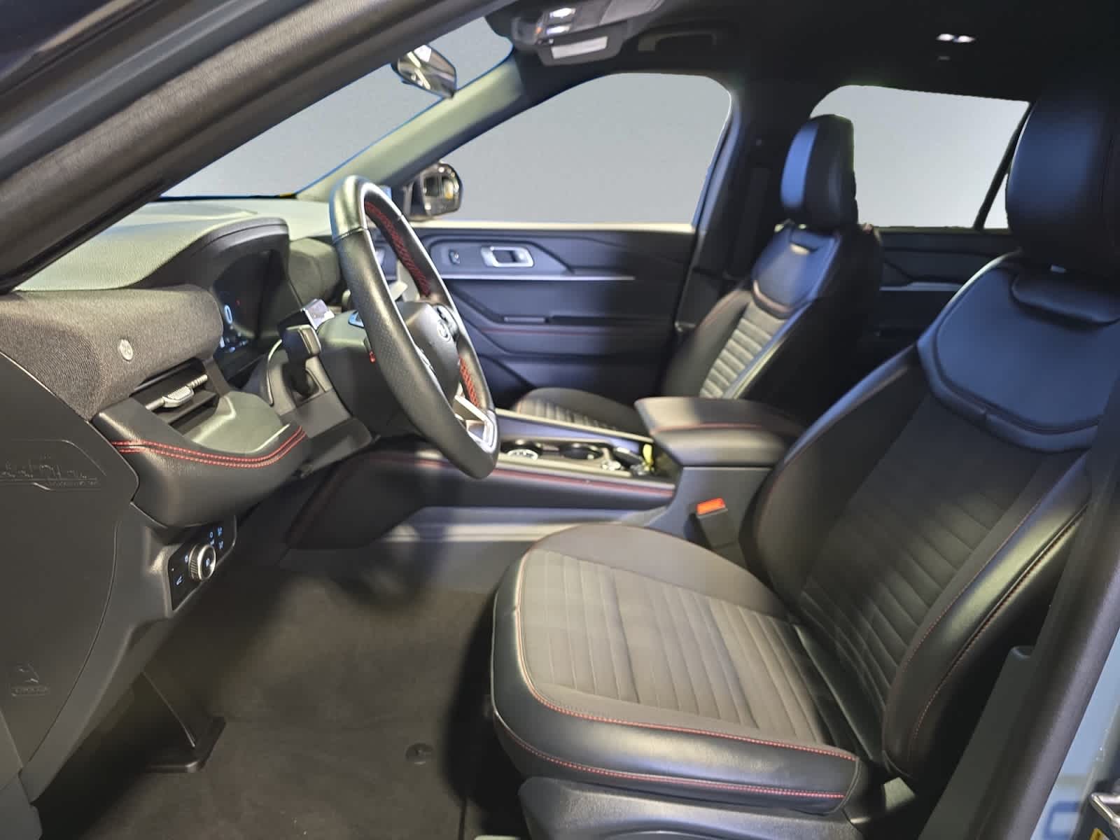 used 2025 Ford Explorer car, priced at $40,297