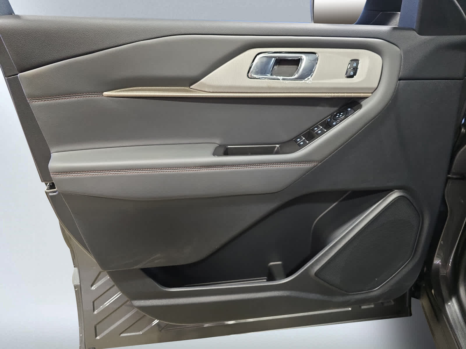 new 2025 Ford Explorer car, priced at $42,100