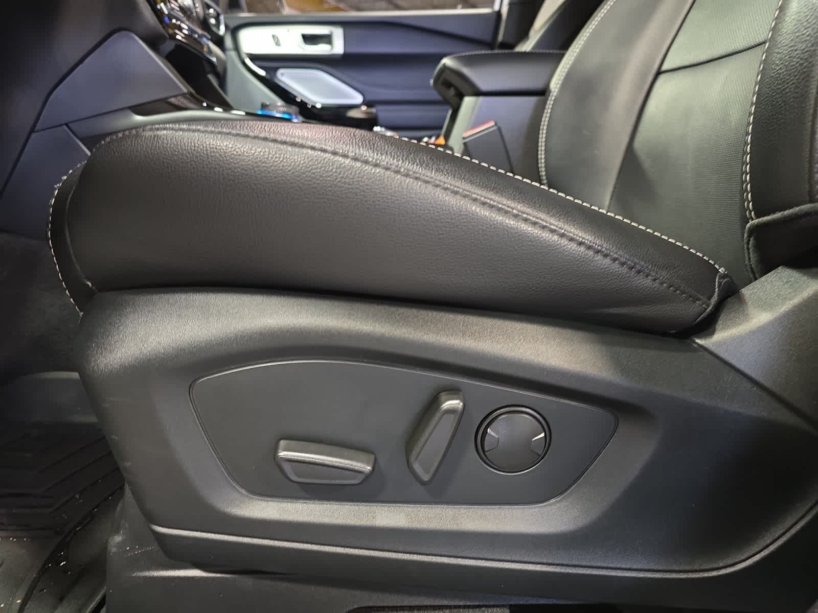 used 2022 Ford Explorer car, priced at $40,483