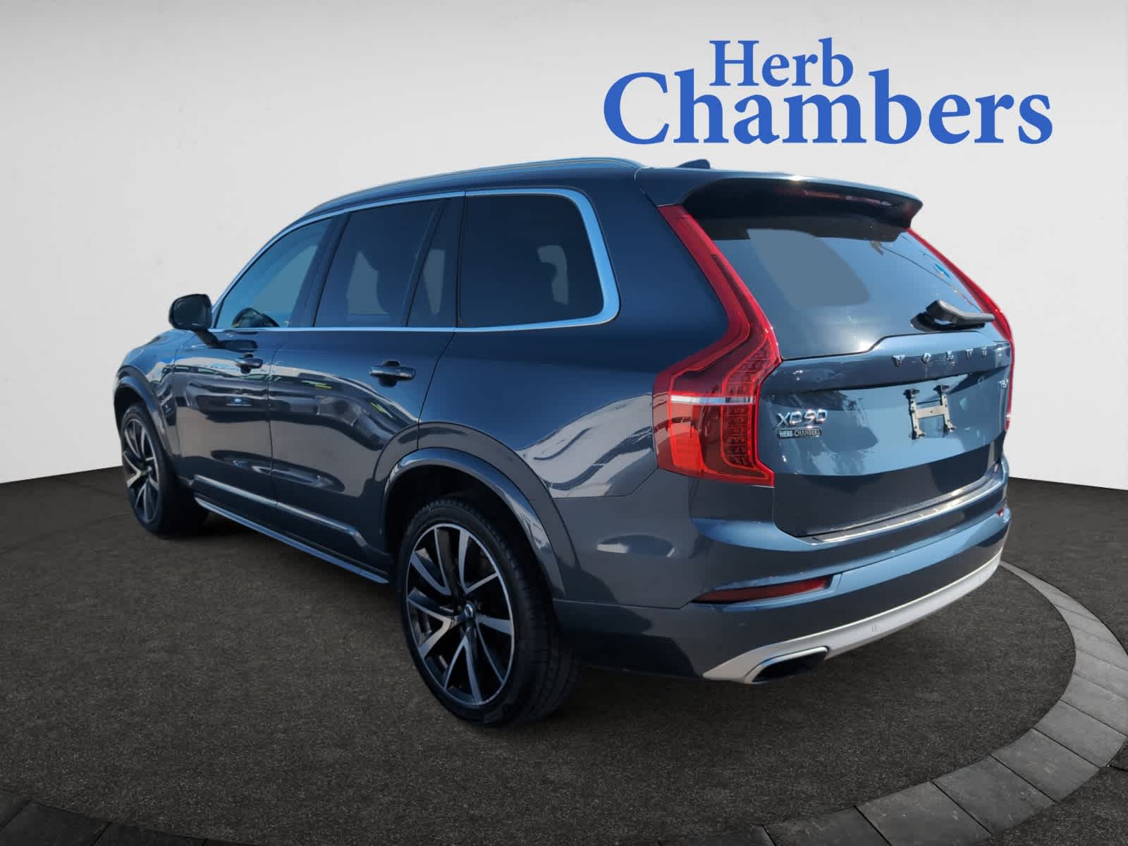 used 2020 Volvo XC90 car, priced at $25,286