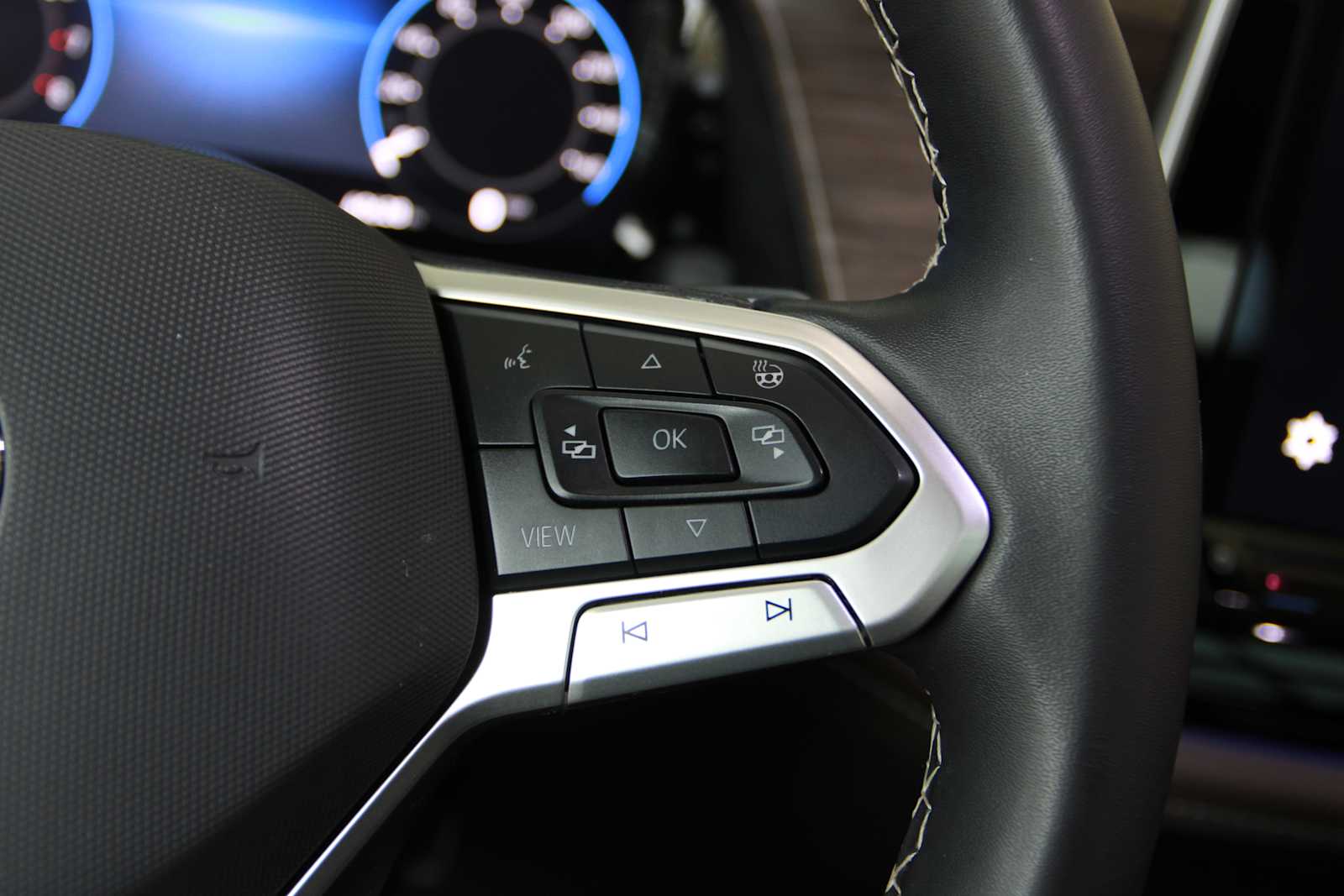 used 2024 Volkswagen Atlas car, priced at $33,957