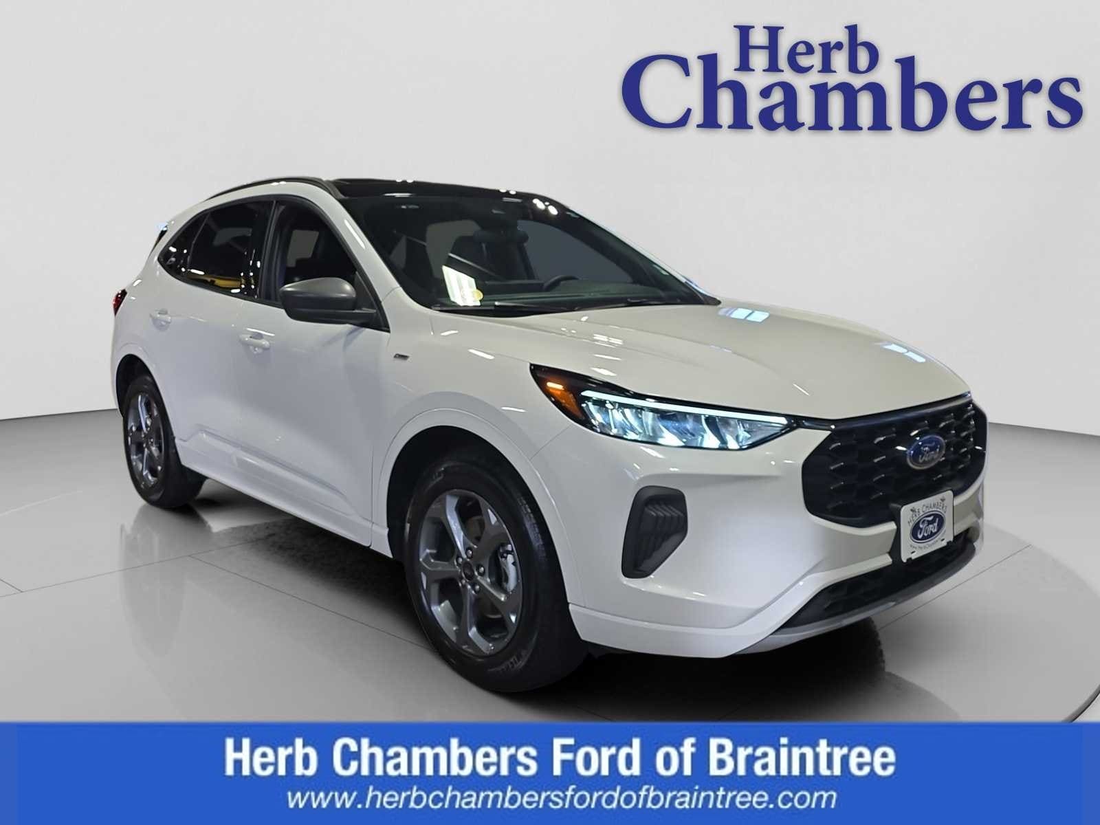 used 2023 Ford Escape car, priced at $25,247