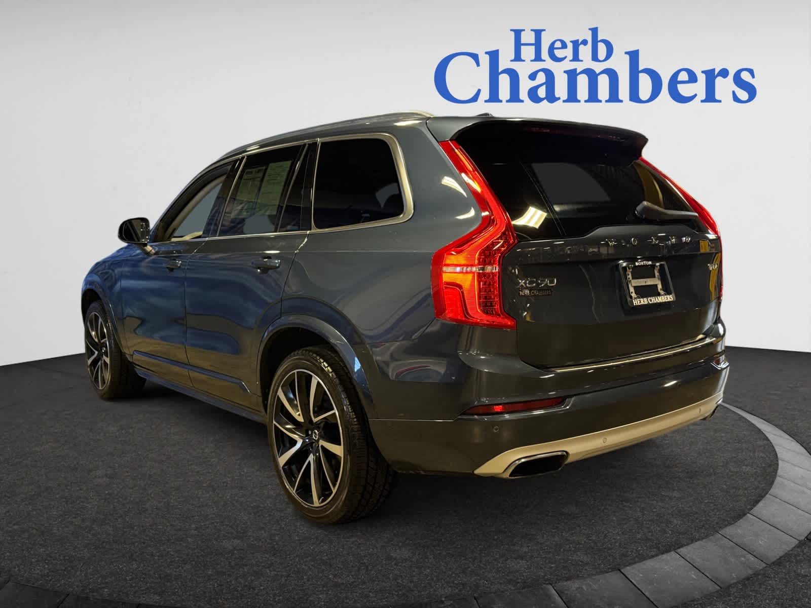 used 2020 Volvo XC90 car, priced at $25,286