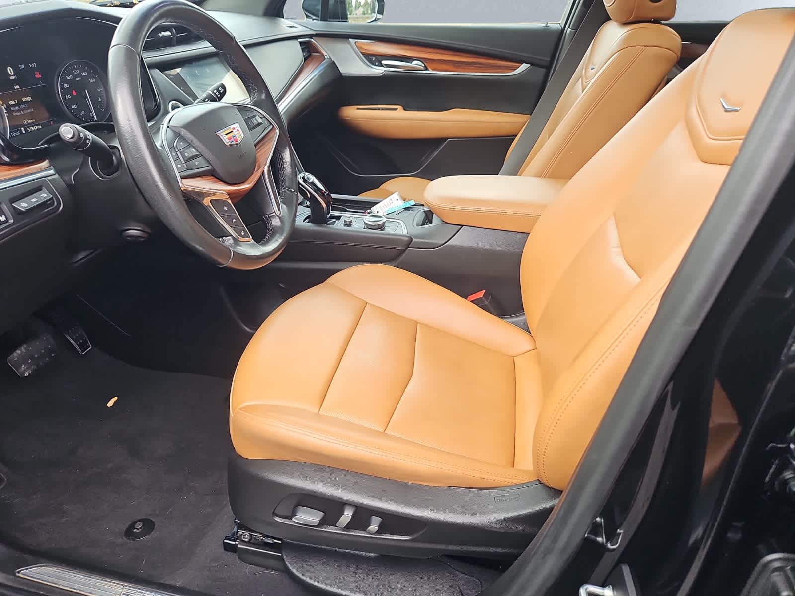 used 2020 Cadillac XT5 car, priced at $26,888