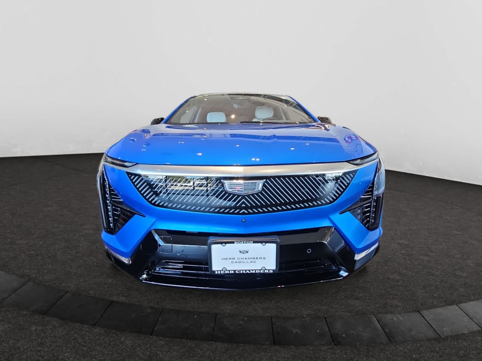new 2025 Cadillac OPTIQ car, priced at $57,215