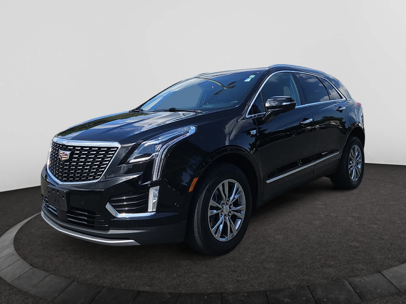 used 2023 Cadillac XT5 car, priced at $33,988